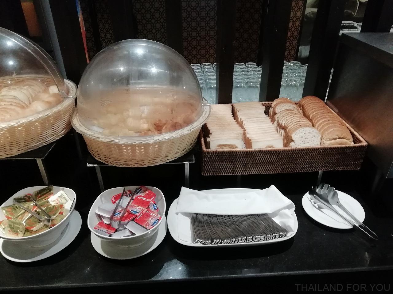 スニーグランドホテル ウボンラチャタニ 朝食 写真