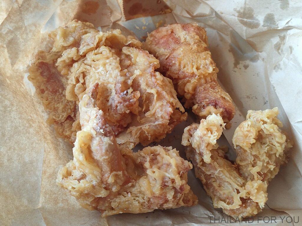 パタヤシュプリームフライドチキン Pattaya's Supreme Fried Chicken