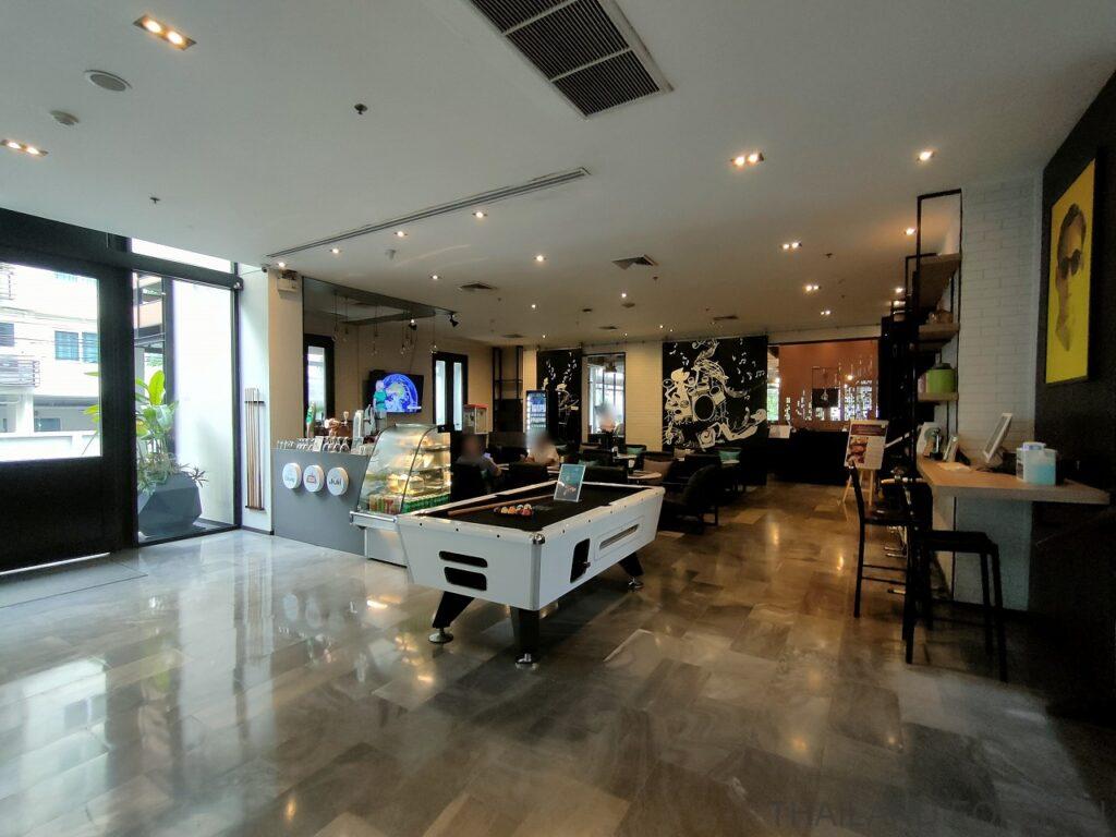 クロスバイブバンコクスクンビット 宿泊レビュー レストラン カフェ バー