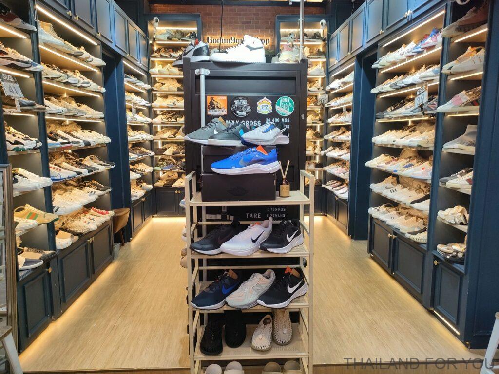 ジョッドフェアーズラチャダー ナイトマーケット スニーカー