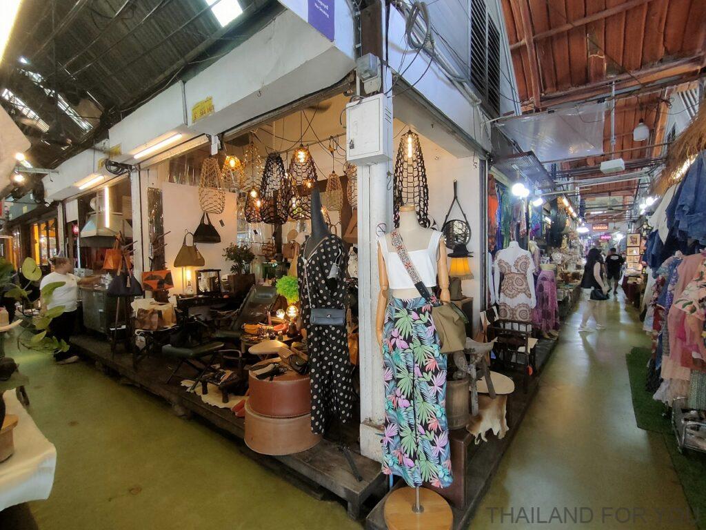 チャトチャック ウィークエンドマーケット 象のキーホルダー レザー