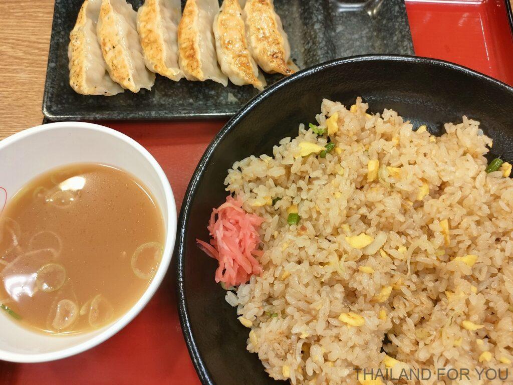 8番らーめん 日本 チャーハン 餃子