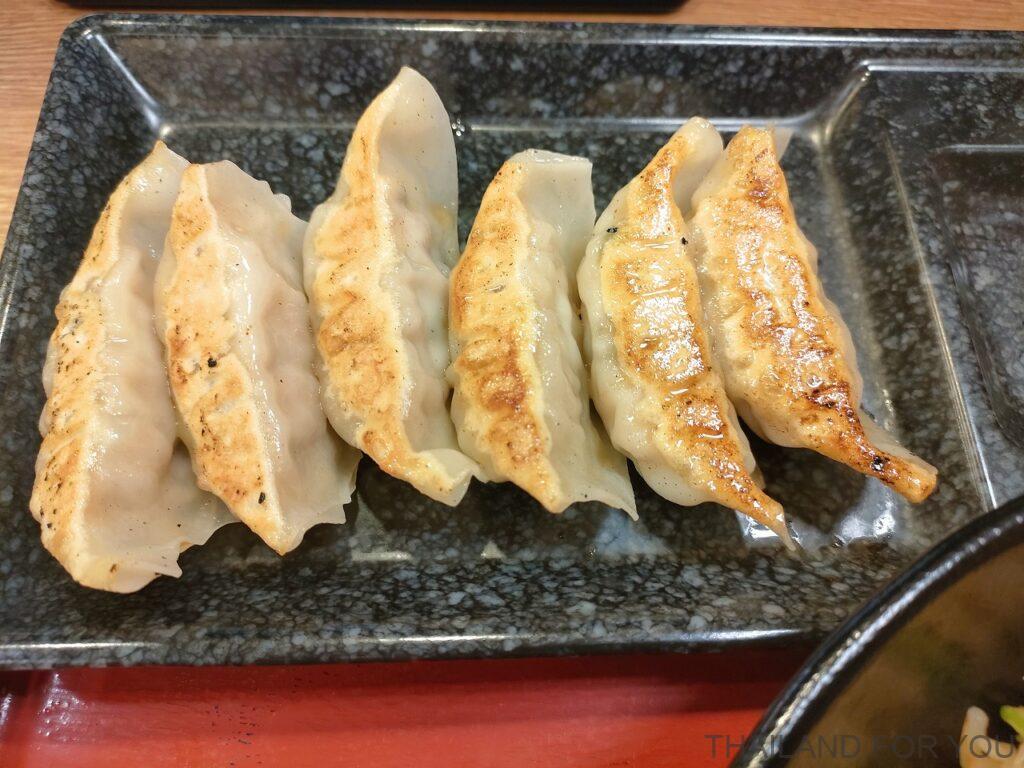 8番らーめん 日本 餃子